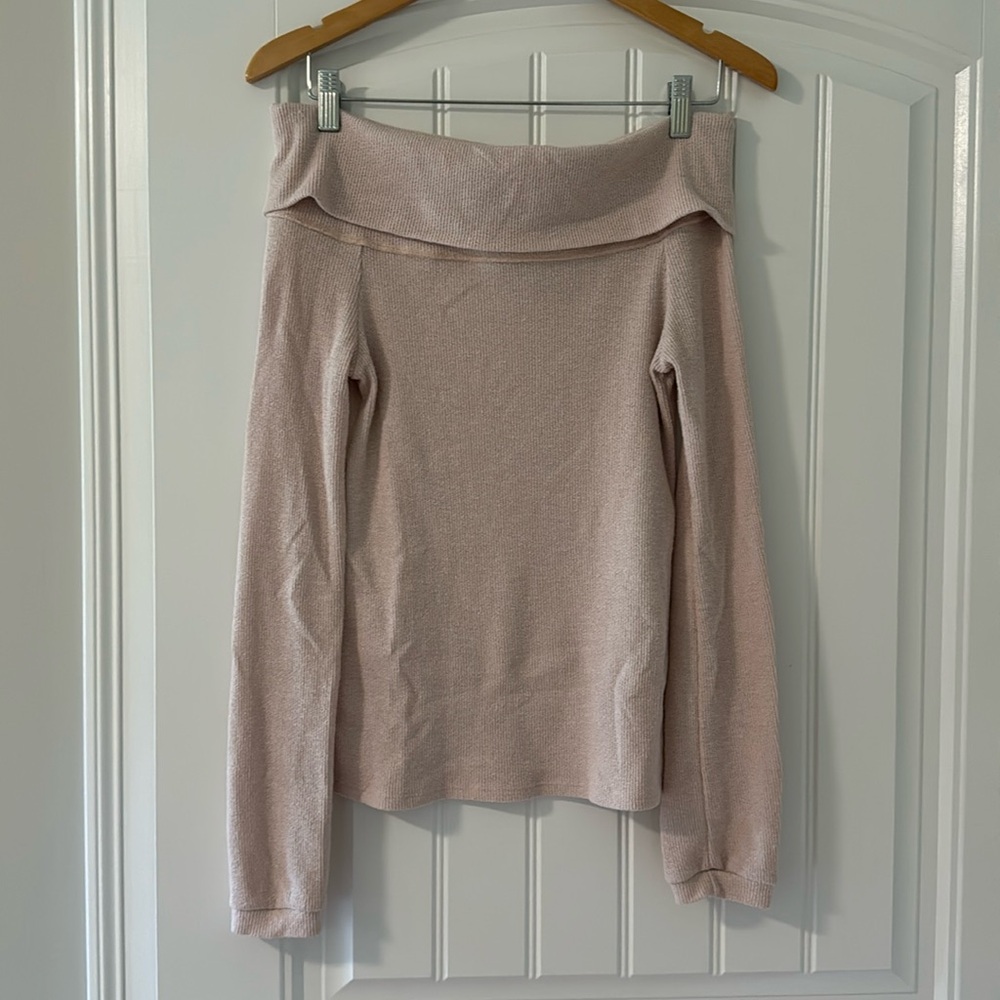 Light pink off the shoulder sweater Lulu’s